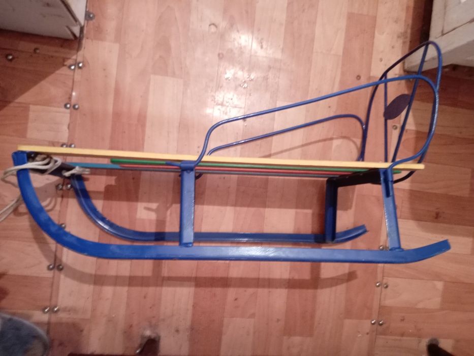 Санки почти новые