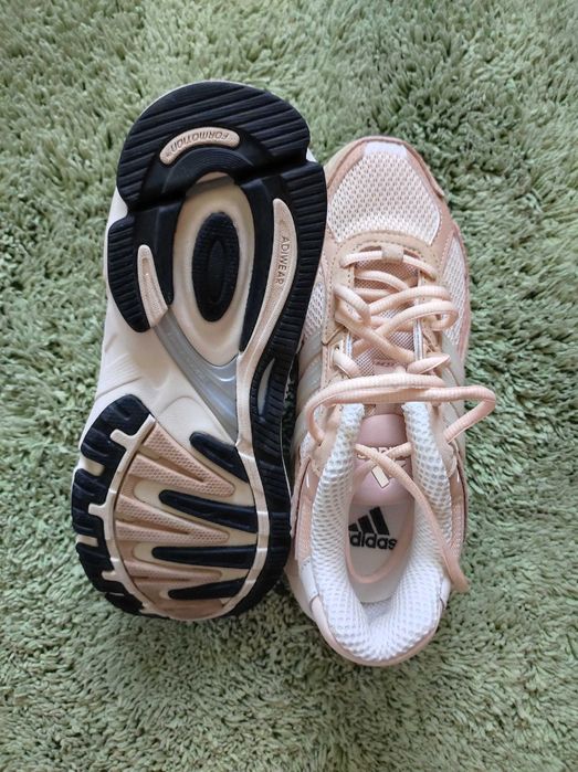Дамски маратонки Adidas (бежов/розов цвят), размер 36