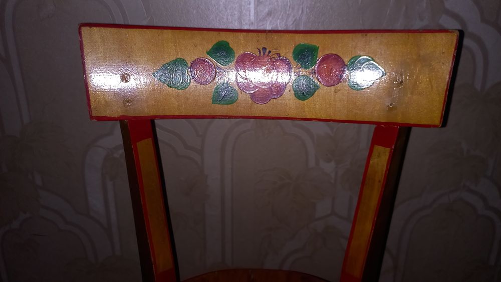 Продаю детский стул.