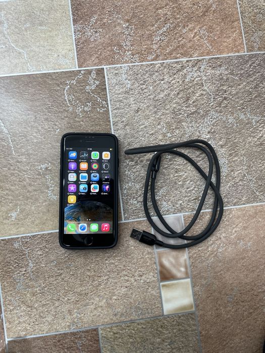 Айфон se сатылады өте жақсы жағдайда