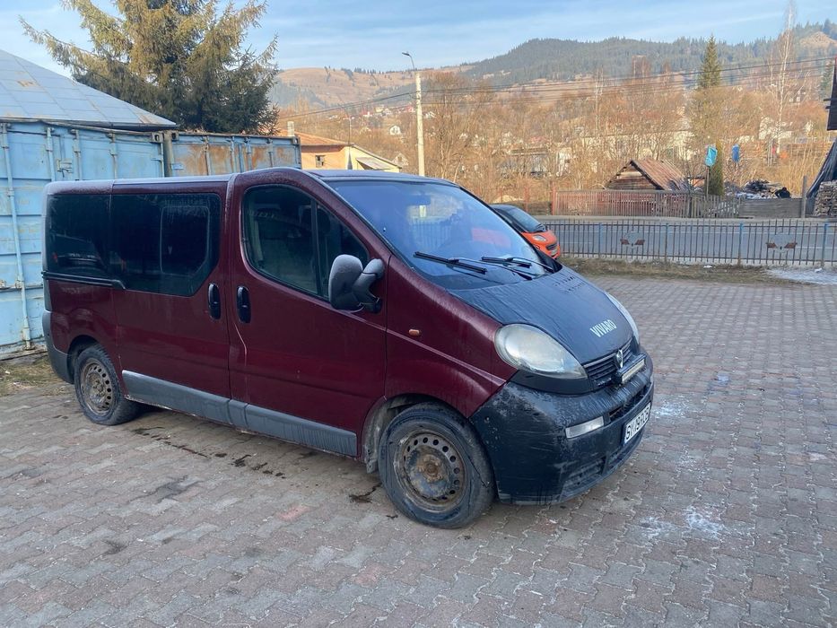 Microbuz 8+1 Opel Vivaro