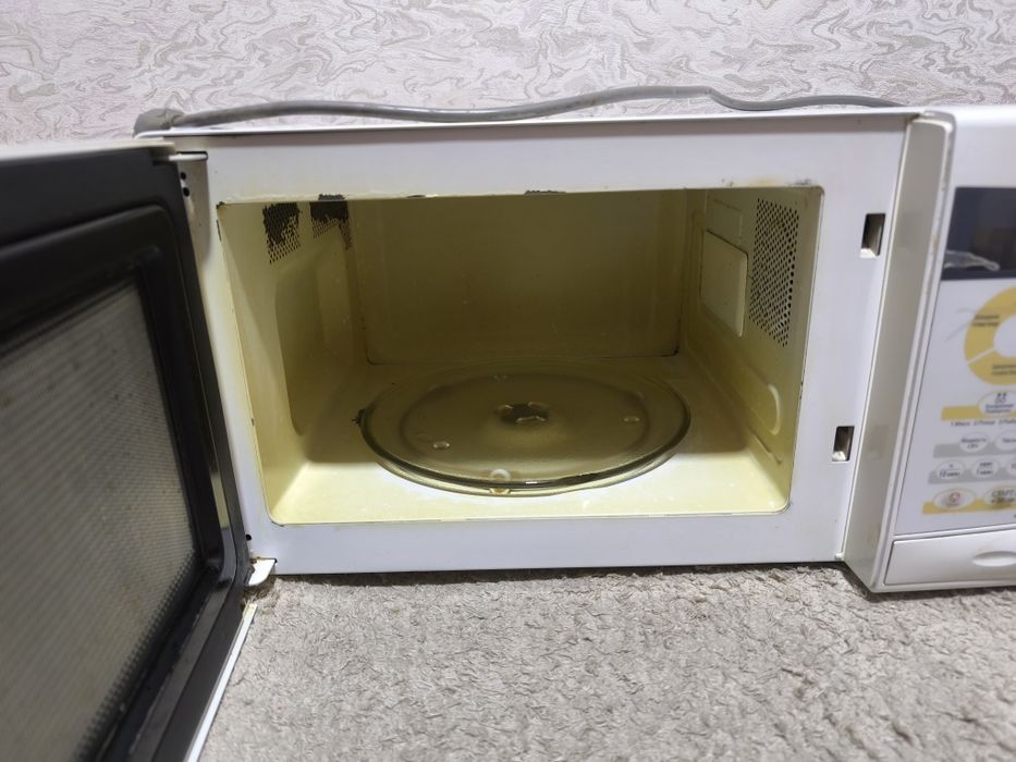 Mikrotoʻlqinli pech. Микроволновая печь