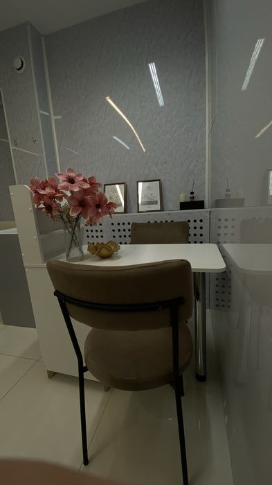 Сдается в аренду маникюрный стол