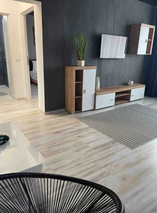 Дава се под наем Двустаен апартамент в Пловдив, Младежки Хълм - 60 кв.м за 215 € - Снимка #1