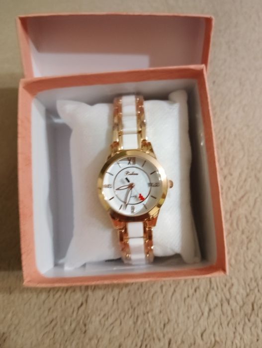 Дамски  часовник