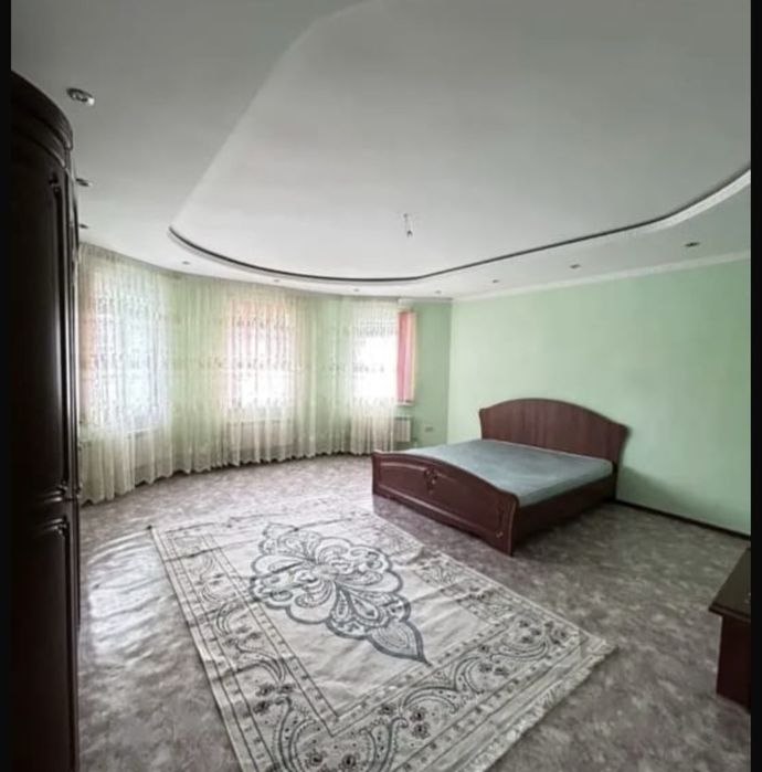 Сдается коттедж в  Юнис сити. 300 кв2 в