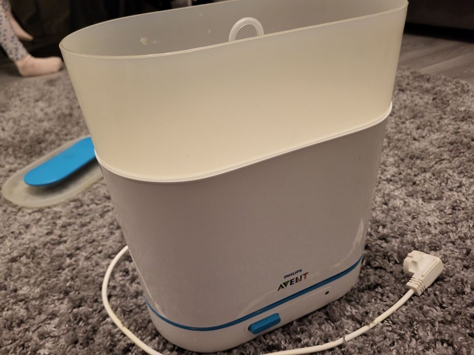 Sterilizator pentru biberoane si sticle