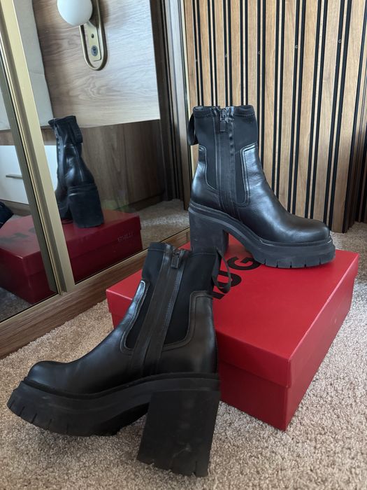 Дамски боти  Hugo Boss черни