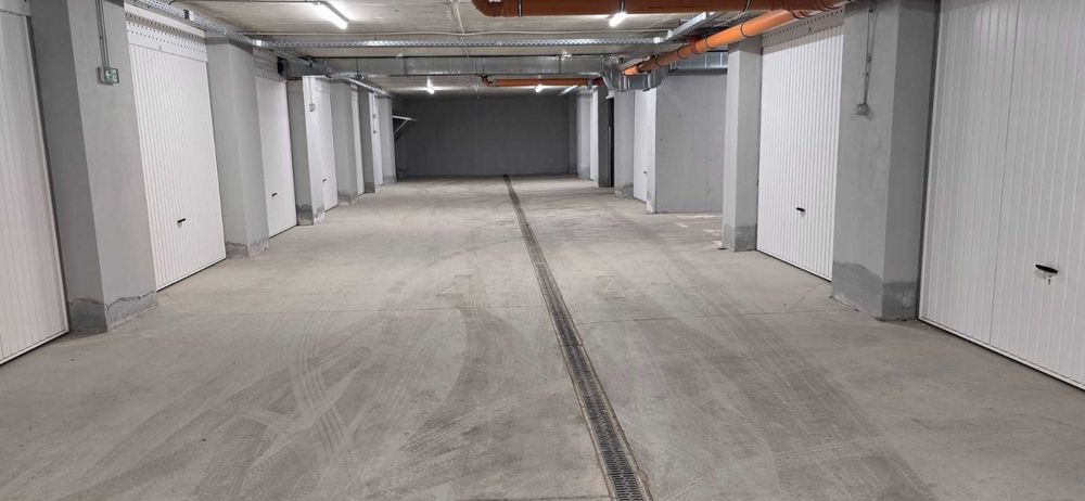 Дава се под наем Гараж / Паркомясто в София, Овча купел - 18 кв.м за 180 € - Снимка #1