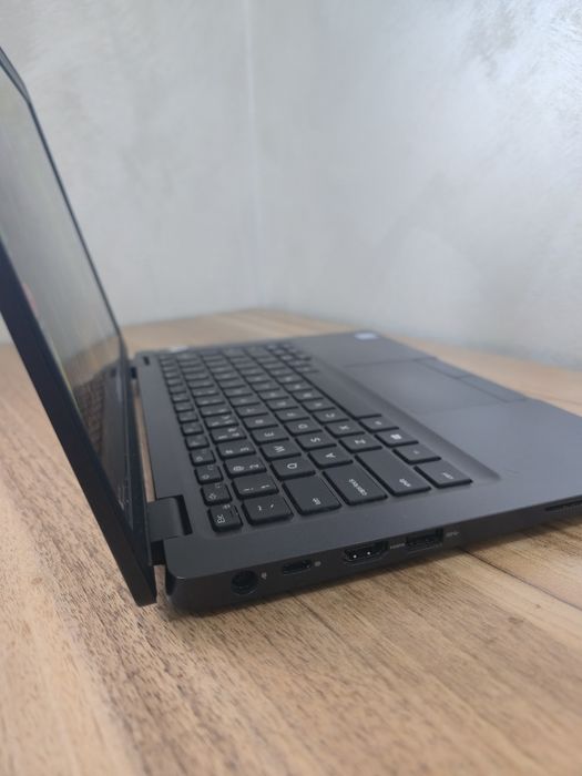 Лаптоп Dell Latitude 5300, i5-8th, 8GB RAM, 256GB SSD, 13.3"
