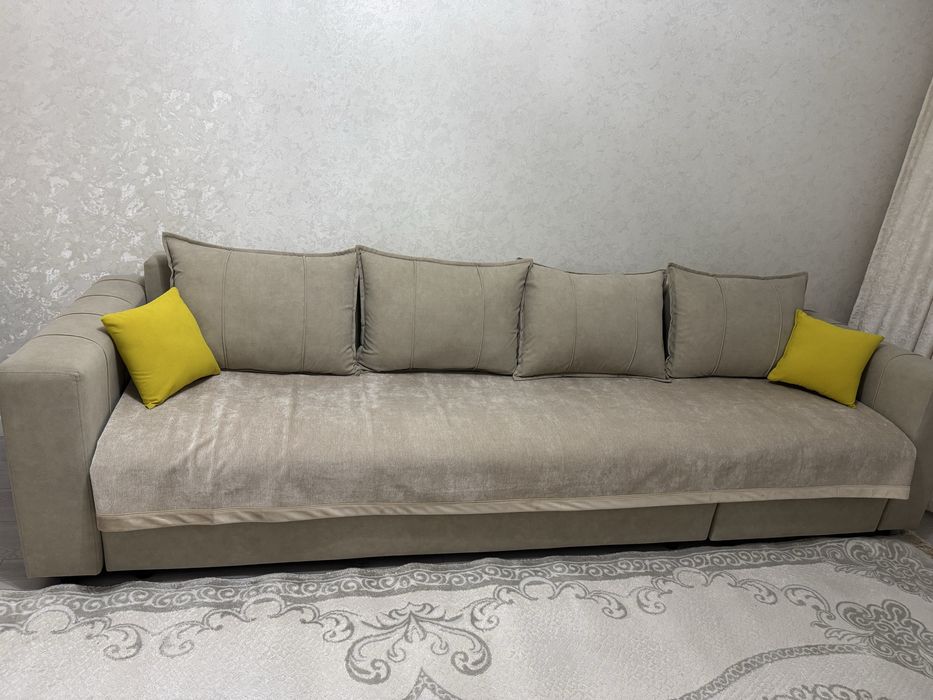 Продам диван 3 метра в хорошем состояний