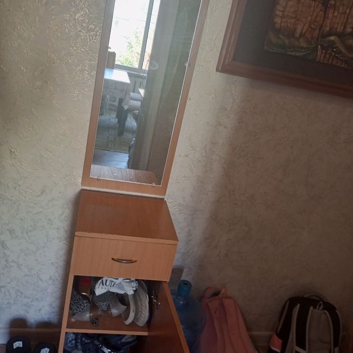 Прихожая с тумбой
