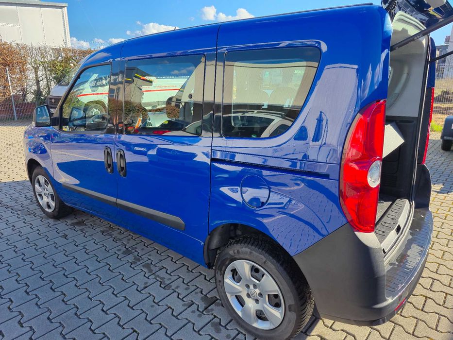 Продавам Opel Combo Euro 6