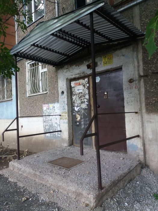 Продам входной козырек