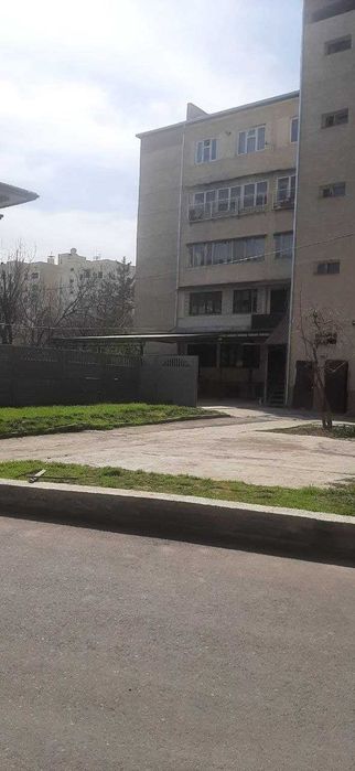 Продается под офис 4 комн квартира, возле дороги