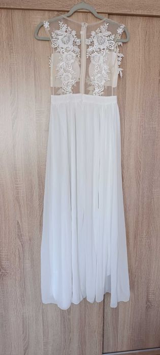 Продавам  красива сватбена рокля! Размер s