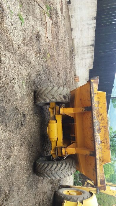 Buldoexcavator cu picon Dumper , Cilindru compactor