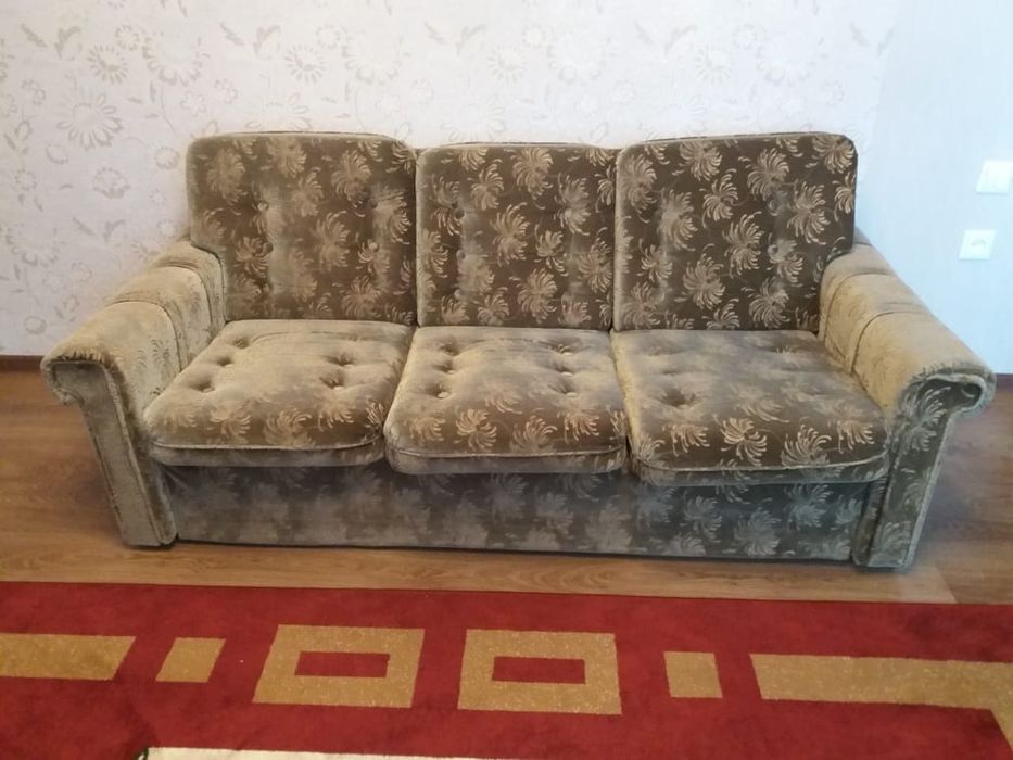 Продам б/у кровать,комод,и 2 тумбочки