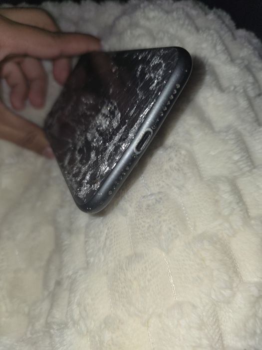 Iphone 11 pentru  piese