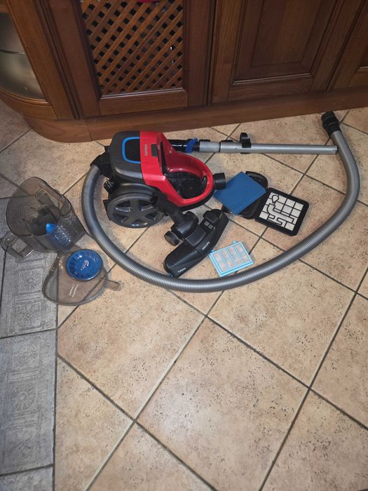Прахосмукачка Phillips Power Pro compact 5