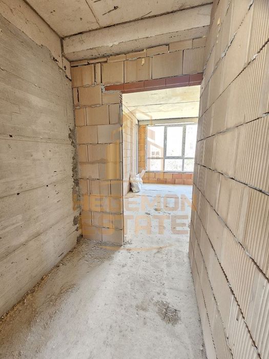 Продава се Четиристаен апартамент в Варна, Кайсиева градина - 103 кв.м за 911 €/кв.м - Снимка #3