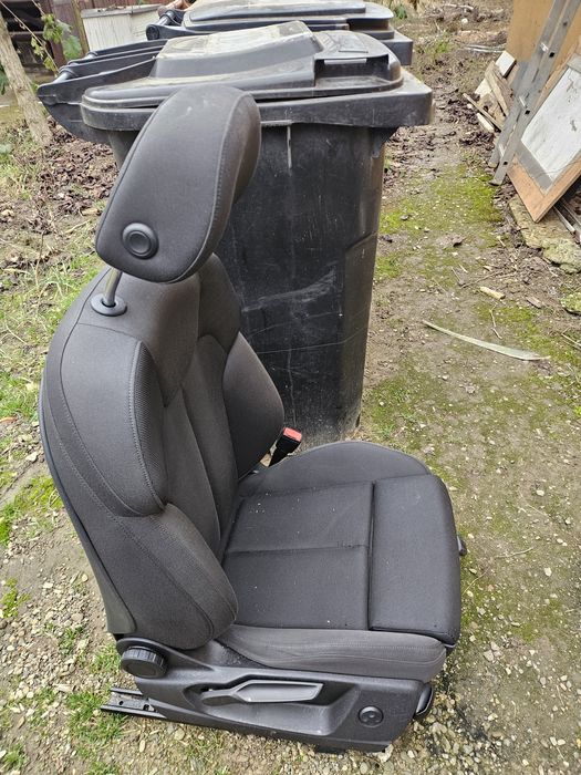 Scaune Q5 si banchete