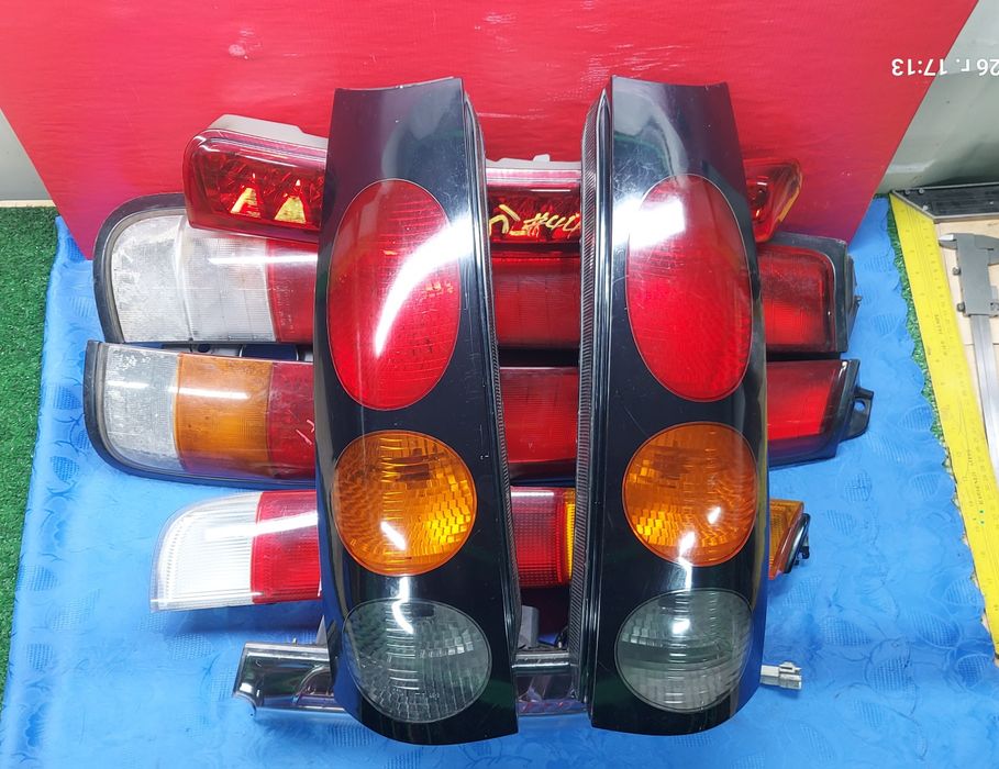 Распродажа задних фонарей