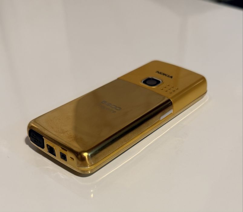 Telefon Nokia 6300 Auriu, carcasă metalică