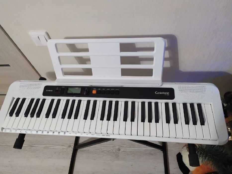Синтезатор Casio Casiotone CT-S200