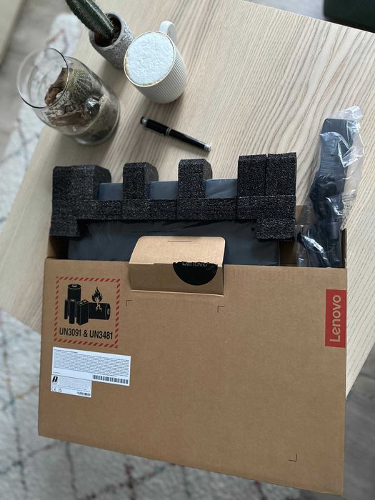 Laptop Lenovo V15 G4 IRU, 15.6" – NOU, nefolosit, Windows 11 Pro activ