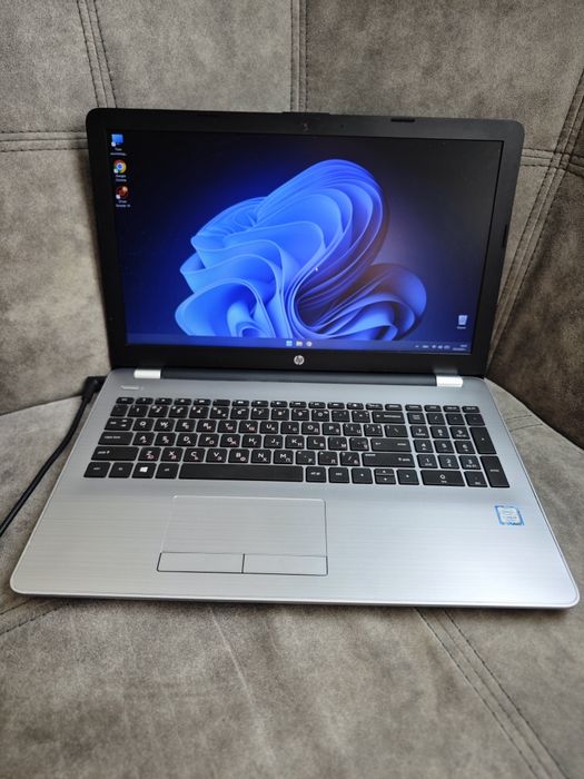 HP 250 G6 I5 7200 16gb RAM 500SSD