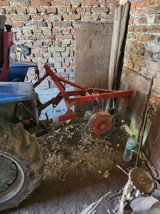 Трактор Фенг шоу 180-3