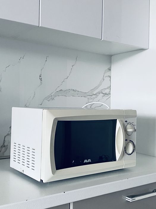 Микроволновоя печ продам