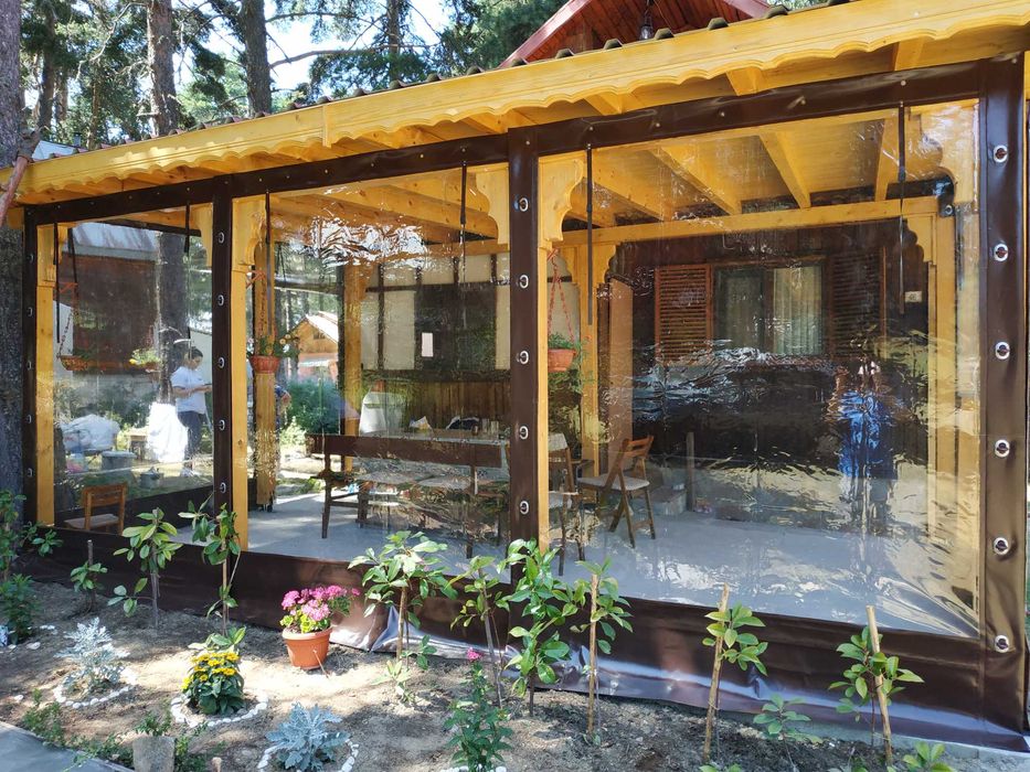 Ветроупорни завеси за навеси