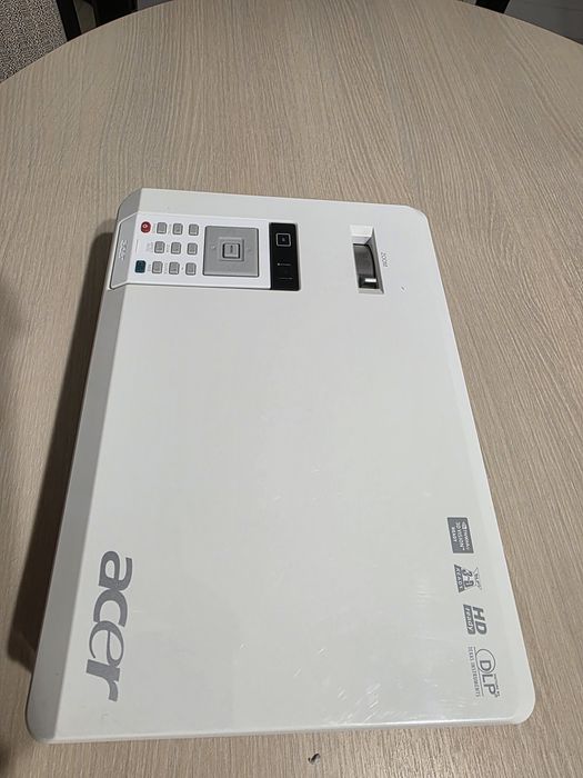 Videoproiector acer 3d