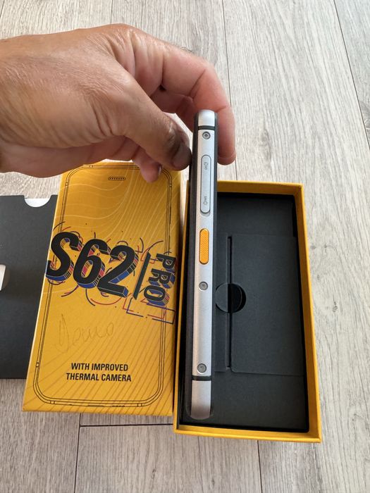 Telefon rezistent la socuri de santier constructii CAT S62 PRO antisoc antipraf antiapa cu CAMERA TERMALA impecabil ca nou perfect functional