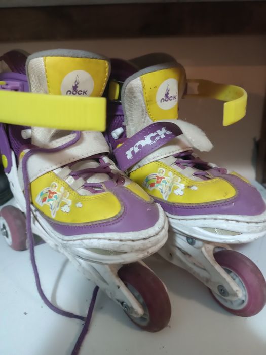 Продавам детски ролкови кънки