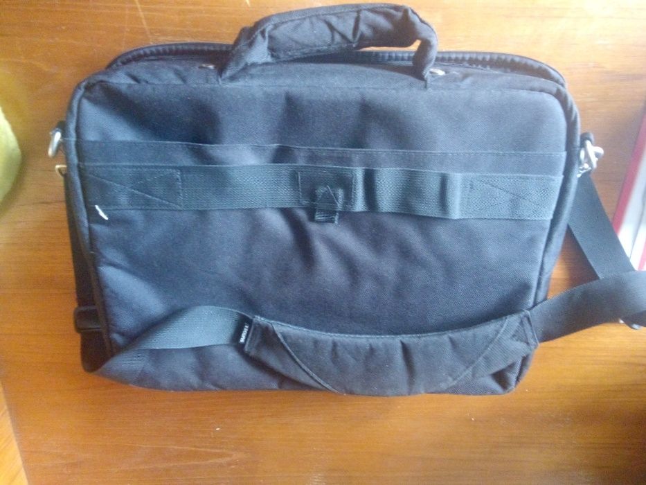 Черни чанти за лаптоп: SUMDEX 41/30см и др.