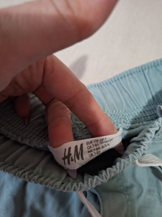 Нови долнища размер 122/128