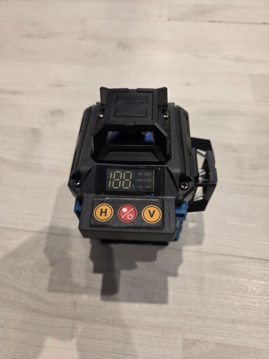 Nivela laser + accesorii + baterii