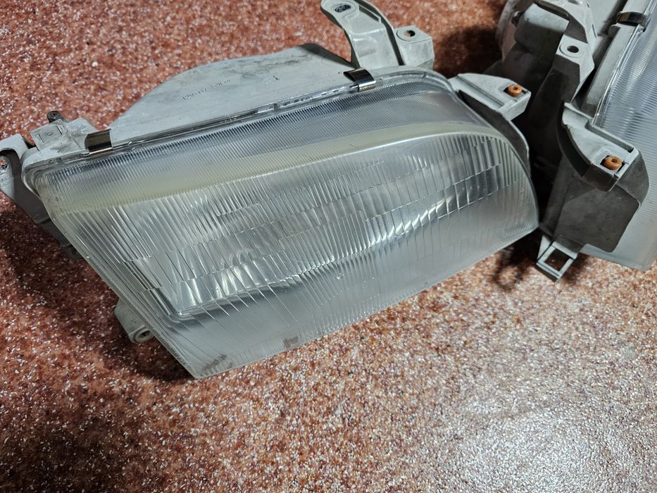 Фары,  карина е. поворотники.