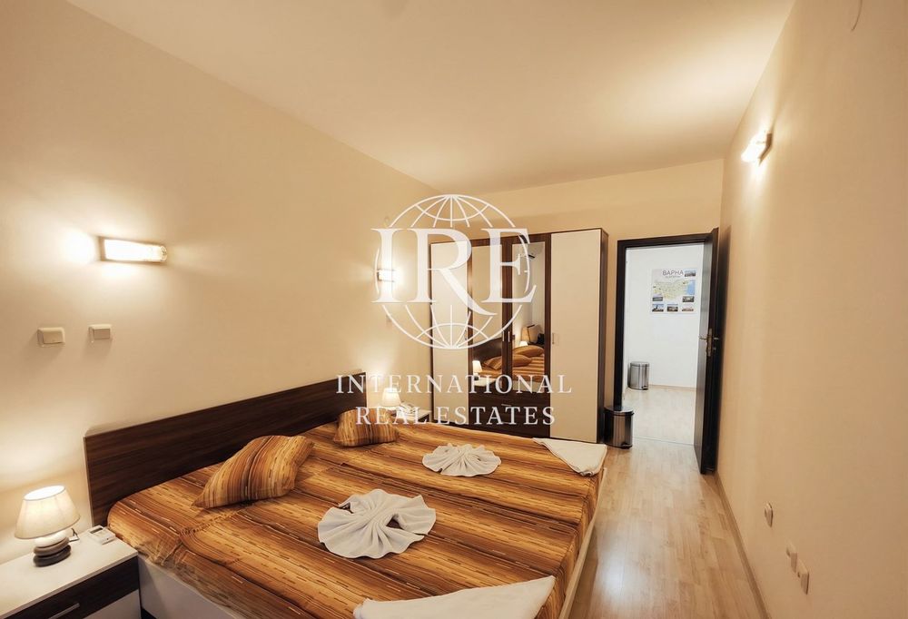 Уютен двустаен апартамент с панорама море в бутикова сграда на метри