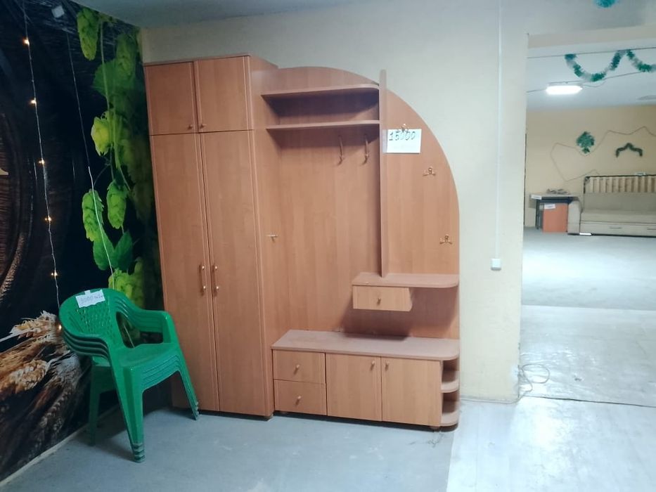 Продам стенку горку прихожую