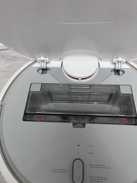 продам робот пылесос Xiomi