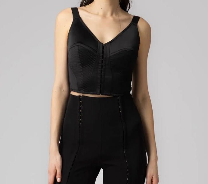 Corset negru mulat nou, din satin italian, pret in magazin 1600 lei