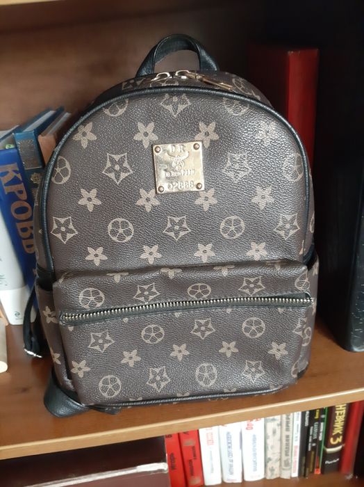 Продам стильный рюкзак