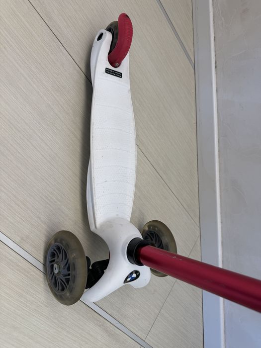 Детска тротинетка Micro BMW розова