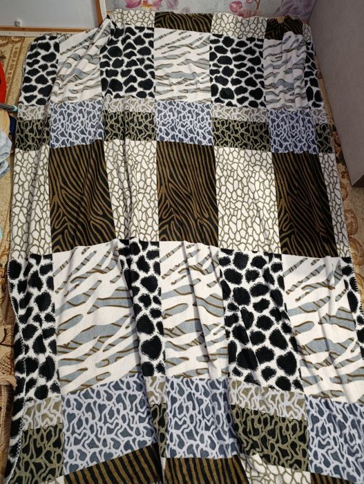 Одеяло зимнее и  пледы б/у