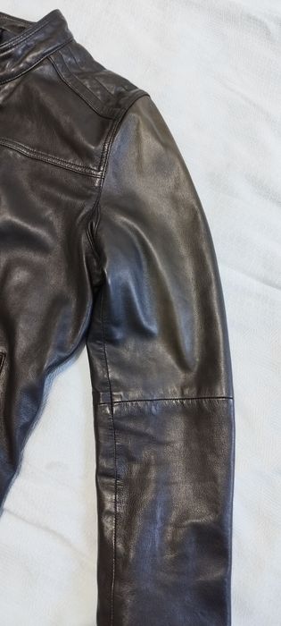 Кожаная мужская куртка Massimo Dutti.