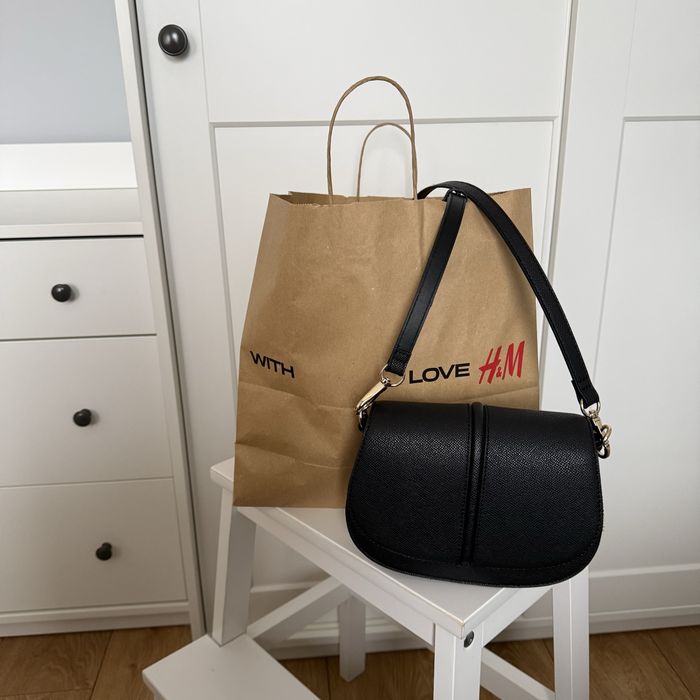 НЕРАЗОПАКОВАНИ! H&M чанта с презрамка + 2 подаръка